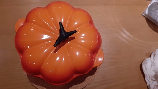 ル・クルーゼ　かぼちゃ型　鍋　6000円でお譲りします