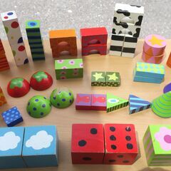 ☆さまざまな形の木製パズル 知育玩具◆想像力の醸成！知育性…