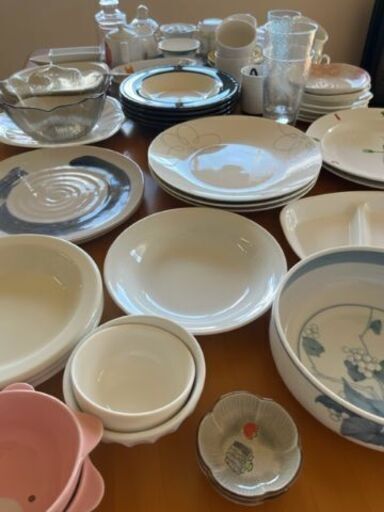 【売ります】中古　色々　食器　写真のもの全てで　1,000円
