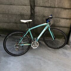 ビアンキ　Bianchi CAMALEONTE Due クロスバイク 700C Bianchi camaleonte sport due ビアンキ 700×28C クロスバイク