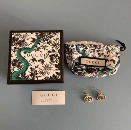 GUCCIピアス