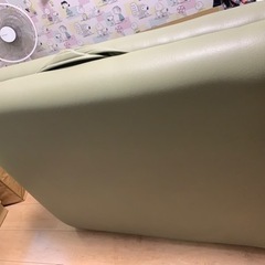 【ネット決済・配送可】ノマド社製のマッサージベッド