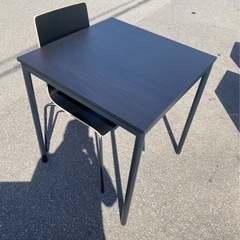 IKEA ダイニングテーブル　2人用　チェア１つ付き　万代店