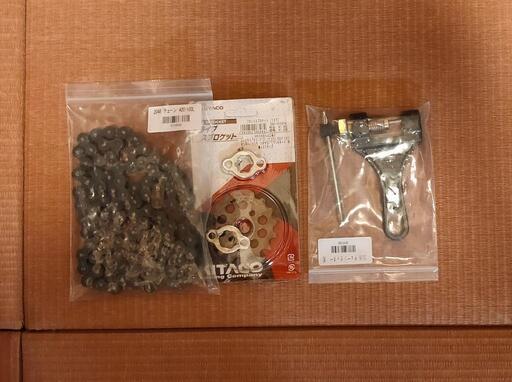 スーパーカブ用に購入した部品一式の画像