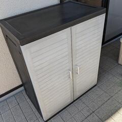 【完了】開き戸物入れ