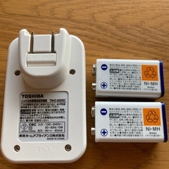 TOSHIBA 充電式電池　本体＋2本
