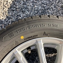 セレナスタッドレスタイヤ・アルミホイール4本セット