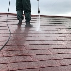 高圧洗浄、屋根塗装、防水、全塗装、木部塗装等工事してます。