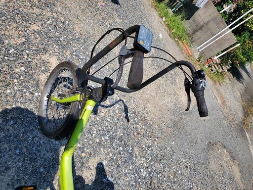 鉄道運行 電動自転車タスカル自転車ジャンク充電器一個バッテリー二個