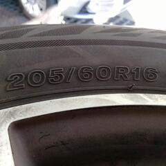 【横浜×手渡し希望】205/60r16 スタッドレス　ホイール付き