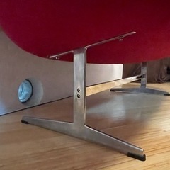 アルネヤコブセン スワンチェア レッド リプロダクト