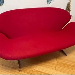 アルネヤコブセン スワンチェア レッド リプロダクト
