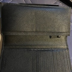 本日問い合わせなければ終了します　PRADA 長財布　メンズ！　　超美品！！