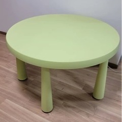 緑のお洒落なテーブル