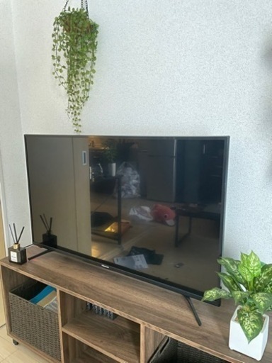 4K 対応液晶テレビ　テレビ台付き