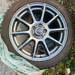 スタッドレスタイヤホイール付き215/45R17+ タイヤラック
