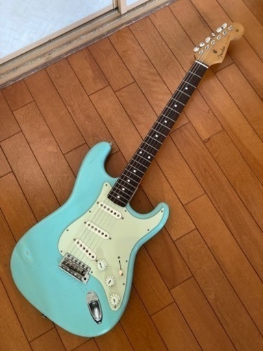 フェンダー　ストラト　エレキギター　ブルー　Fender Stratocaster
