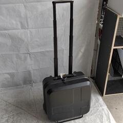 1003-049 innovator スーツケース（鍵付き）