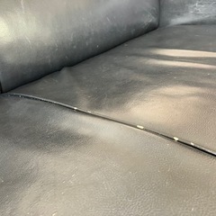 合皮　ブラックソファー