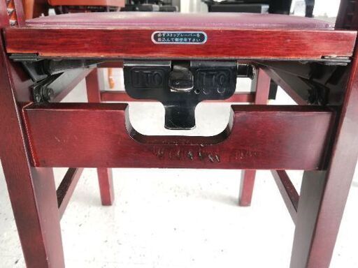 赤茶色　マホガニー　トムソン椅子　ピアノ椅子 ピアノ用 マホガニートムソンイス トムソン椅子 赤茶色 ピアノ椅子 未