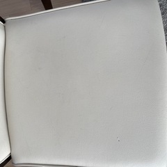 ダイニングテーブル　椅子4つセット！