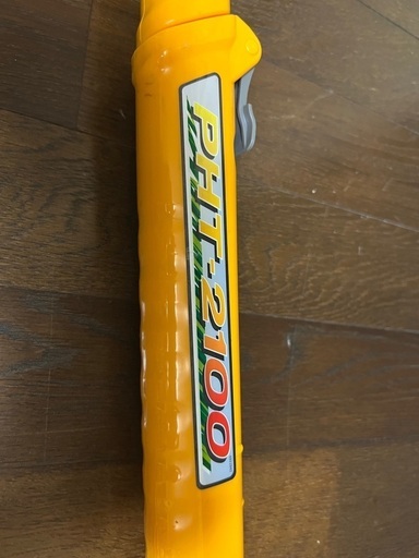 庭木用バリカンと電動チェーンソー