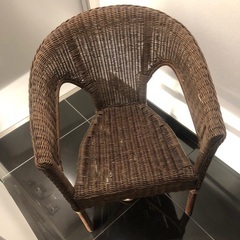 編み込みアンティーク椅子