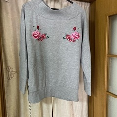 レディース刺繍長袖