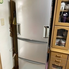 取引完了しました。値下げしました。両開き冷蔵庫まだまだ現役