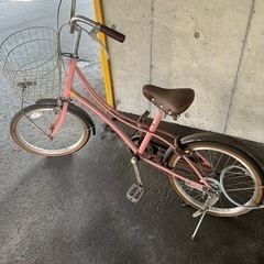 自転車　ピンク　（パンクしています）