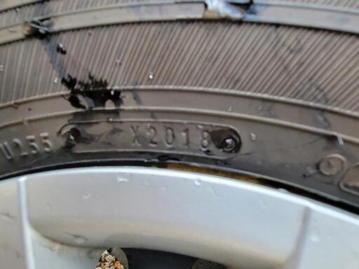 もうすぐ冬です！！スタッドレスタイヤ、ホール付き4本セット  