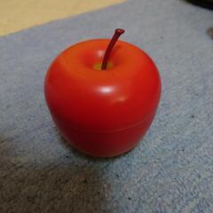 りんごの形の小物入れ