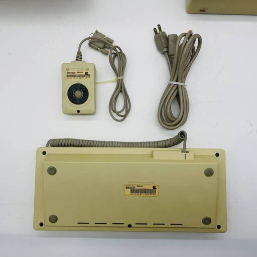 Macintosh Plus M0001A マッキントッシュ パソコン キーボード