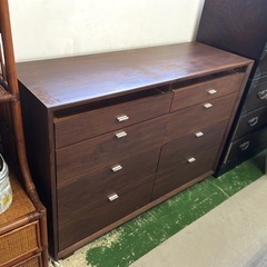 引き出し楽々の衣装箪笥