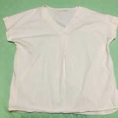 pink adobeの白いシャツ（女性用）