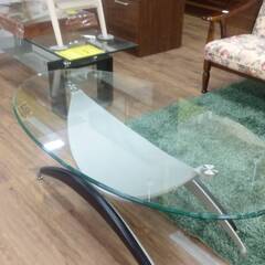 楕円形ガラスリビングテーブル