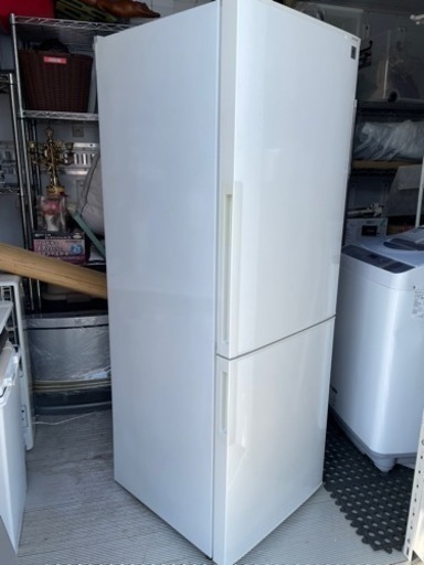 ●シャープ 大きめ2ドア冷凍冷蔵庫　●2016年製