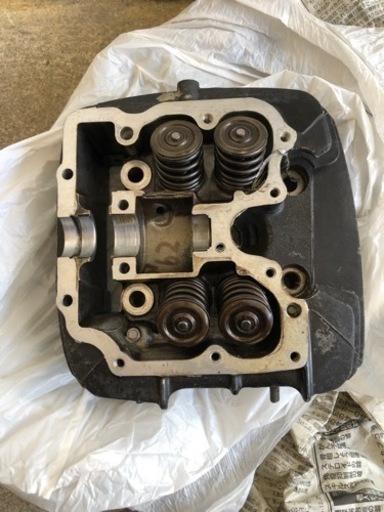 CB250RS エンジン　シリンダーヘッド