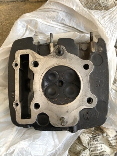 CB250RS エンジン　シリンダーヘッド