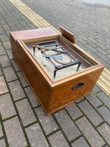 木目の綺麗な関東長火鉢　すぐ使えます。 木目の綺麗な関東長火鉢 すぐ使えます。