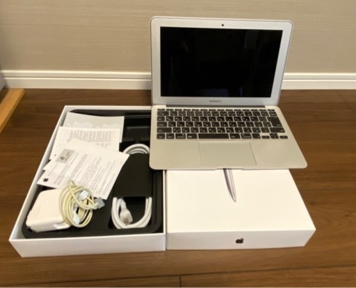 APPLE MacBook Air MJVG2J/A 2015年製