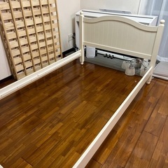 (セミダブル)ベットフレーム　返信出来ない状態です！