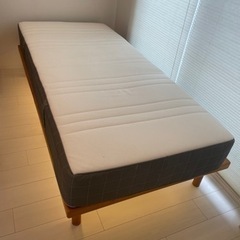 【引取限定】木製ベッドフレーム＋IKEA HOVAGマットレス　...