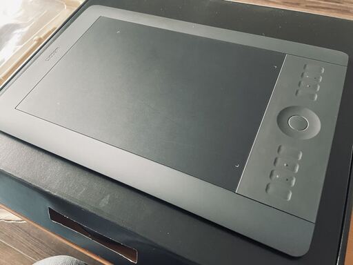 wacom intuos5 ペンタブ 板タブ ワコム　PTH650/K2　Mサイズ