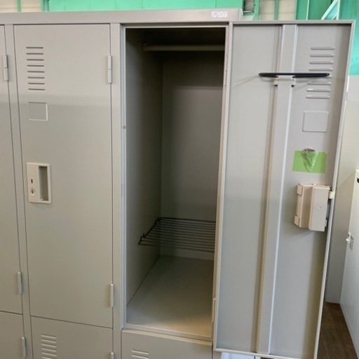 JJ-3 【オフィス家具専門店】プラスの6人用ロッカーです！