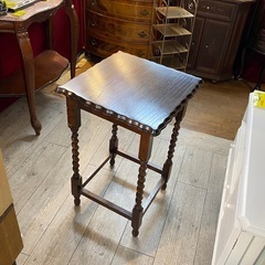 英国アンティーク/イギリス/ツイストレッグ オケージョナルテーブル
