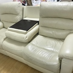 再び値下げします！引取限定、ニトリ電動ソファー【値段交渉OK】