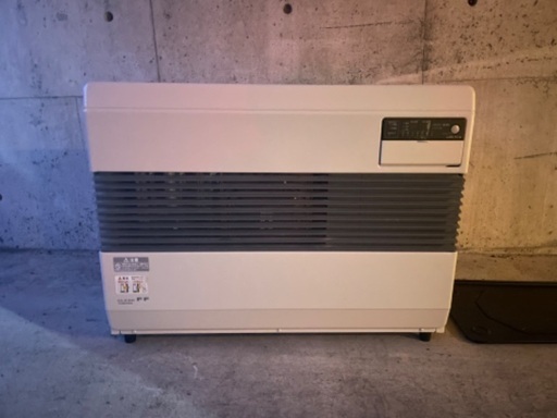中古】札幌 直接引取限定 FF式温風ヒーター FF-749S CORONA 中古】札幌 直接引取限定 FF式温風ヒーター FF-749S CORONA