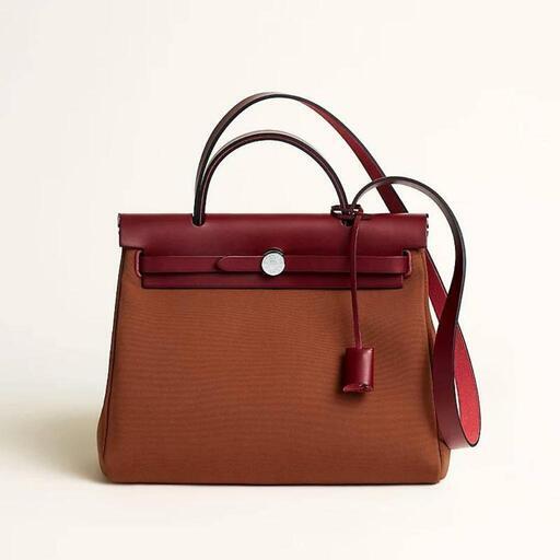 【取引中】非常に入手困難‼️【HERMES 2022-23新作ポーチ付き バッグ】正規品