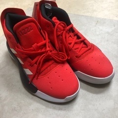 未使用品　adidas キッズ　バスケットシューズ　22.5